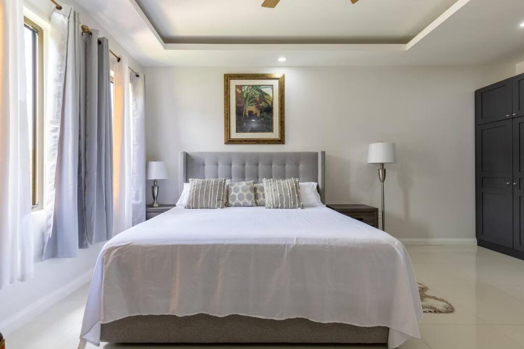 Sun Shine Luxury Villas 2 Bedroom Pool & Gym Ocho Rios St Ann Esterno foto