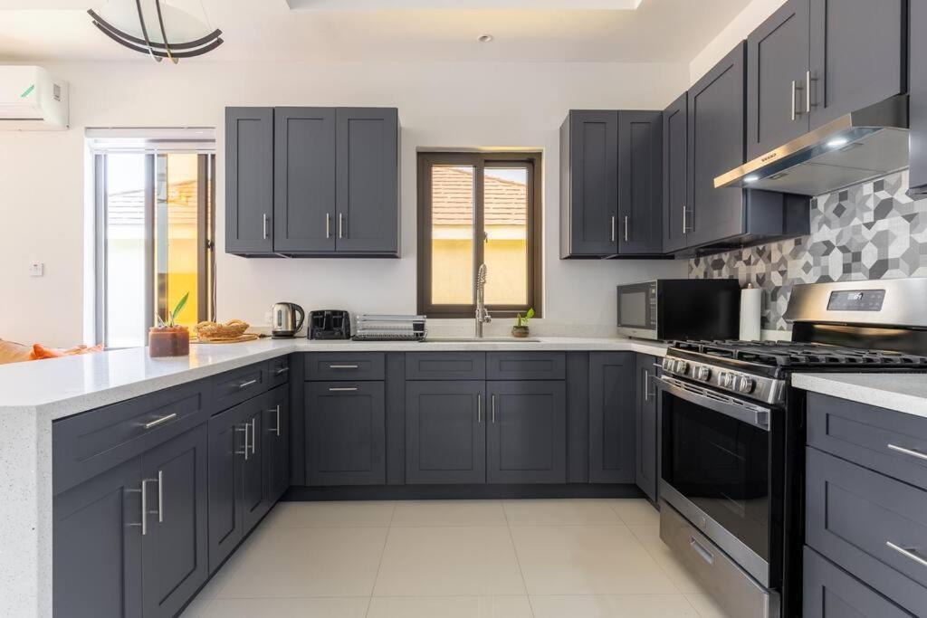 Sun Shine Luxury Villas 2 Bedroom Pool & Gym Ocho Rios St Ann Esterno foto